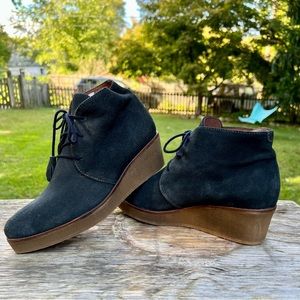 Eric Michael Dark Navy suede wedge w/tassel tie